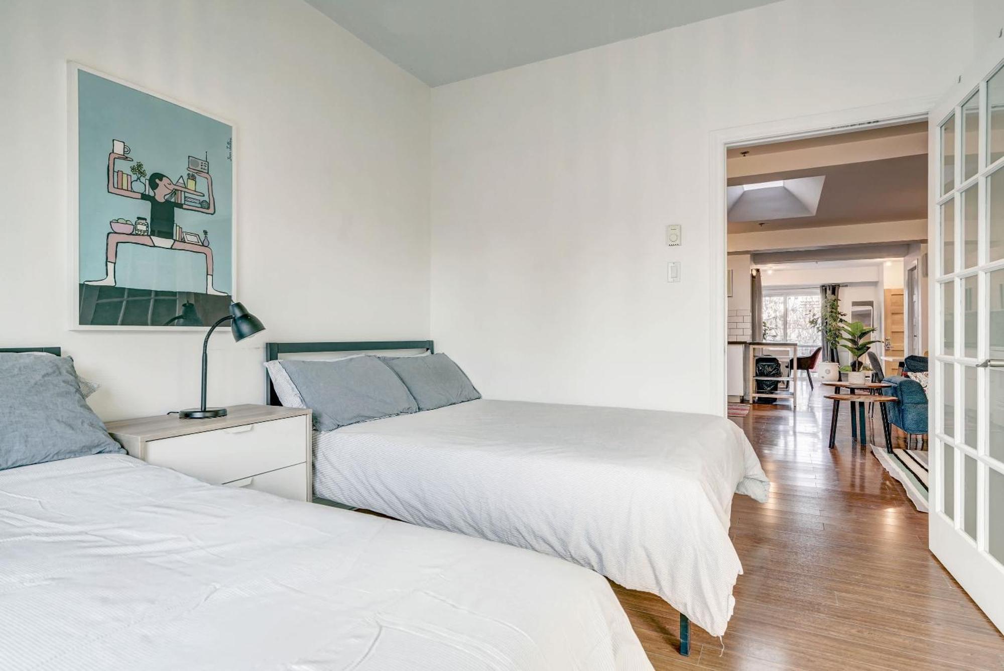 Spacious Group Haven Near Trendy St Laurent Appartement