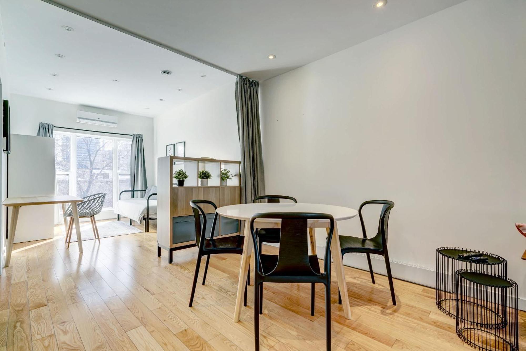 Spacious Group Haven Near Trendy St Laurent Appartement *